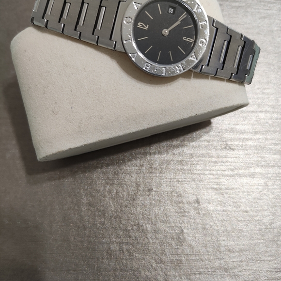 Elegant Bulgari Zero Women's watch with a sleek Black Dial. 100% Original! - Picture 8 of 15